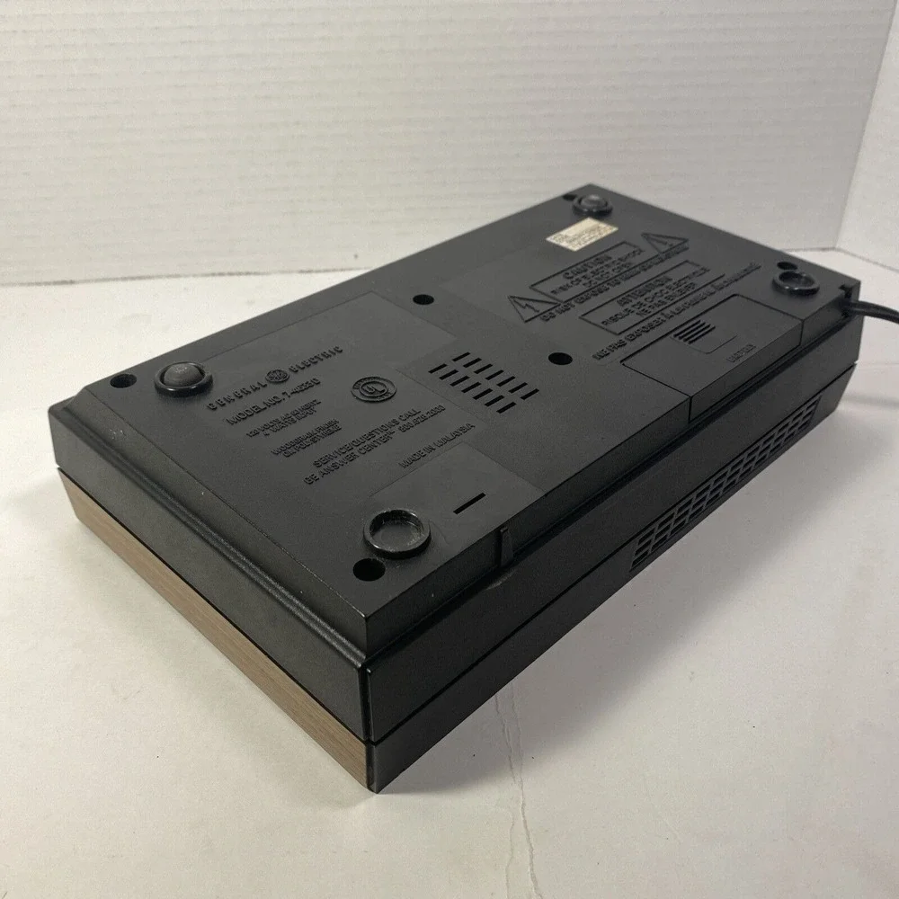 GE 7-4633D Alarm Clock AM FM‎ Radio Battery Backup Wood Grain Works With Crackle